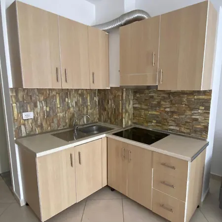 Nikos Apartament Shengjin *